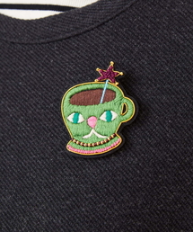 Jocomomola | ネコップデザイン刺繍ブローチ(ブローチ/コサージュ)