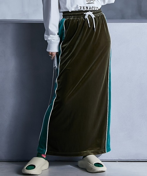 GEVS.（ジェイヴィス）の「配色ラインベロアマキシスカート ＜大きいサイズ有＞GEVS.（スカート・レディース・カーキ/ブラウン・3L/LL/5L/4L/L/M）」の2枚目の写真