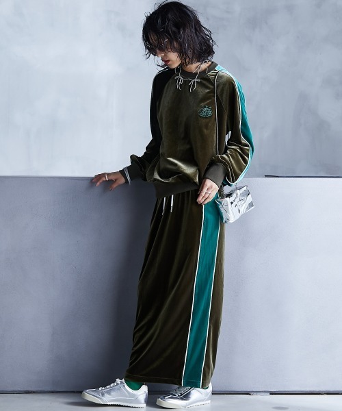 GEVS.（ジェイヴィス）の「配色ラインベロアマキシスカート ＜大きいサイズ有＞GEVS.（スカート・レディース・カーキ/ブラウン・3L/LL/5L/4L/L/M）」の3枚目の写真