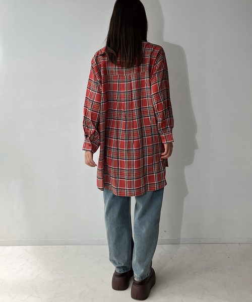 AS KNOW AS plus（アズノゥアズプラス）の「◇切り替えきりりとシャツチュニック（チュニック・レディース・ブラック系その他/ブラック系/アイボリー系/レッド系・FREE）」の17枚目の写真