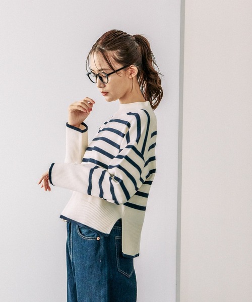 GLOBAL WORK（グローバルワーク）の「メルティ袖ボタンスタンドプルオーバー/139318（ニット/セーター・レディース・グレー×ホワイト/シルバー系その他2/セージグリーン/ロイヤルブルー/ホワイト×ネイビー/チェリーレッド/ブラック/グレイッシュベージュ/ライトイエロー/ベビーピンク/ネイビー×ホワイト・LARGE/MEDIUM）」の2枚目の写真