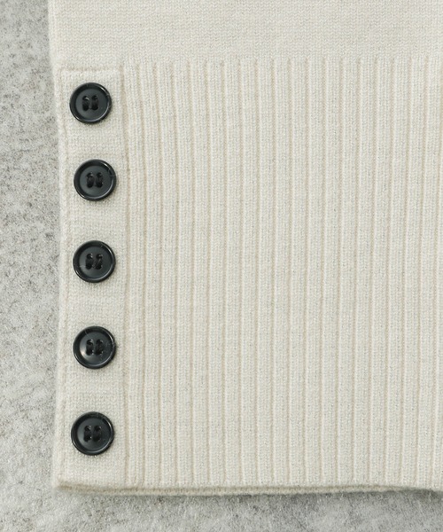 cocoty✳︎新品タグ付 パールボタンニットプルオーバー セール】メルティ袖ボタンスタンドプルオーバー/139318（ニット