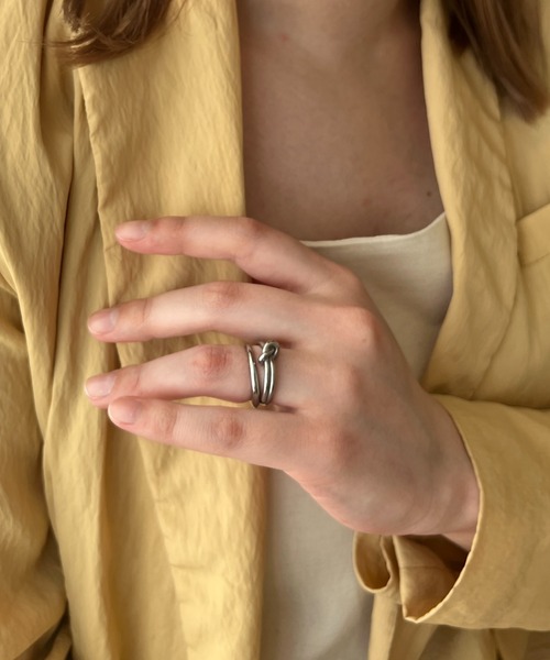 ciite'(シーテ)の「【 金属アレルギー対応 】 結び目リング&シンプルリング 2個セット サージカルステンレス(リング・レディース・ゴールド/シルバー・FREE)」の3枚目の写真