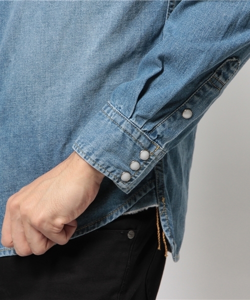 SHIPS JET BLUE（シップスジェットブルー）の「SHIPS JET BLUE: ユーズドライク デニムウェスタンシャツ（シャツ/ブラウス・メンズ・ブルー・LARGE/SMALL/MEDIUM）」の5枚目の写真