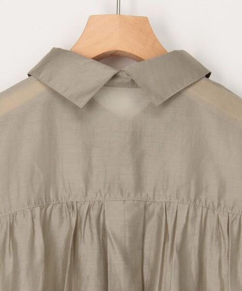 MICO COULIER（ミコクリエ）の「《新色追加》シアーサテンドルマンスリーブシャツ（シャツ/ブラウス・レディース・チャコールグレー/ベージュ/マスタード/ピンク/ブラウン・38）」の13枚目の写真