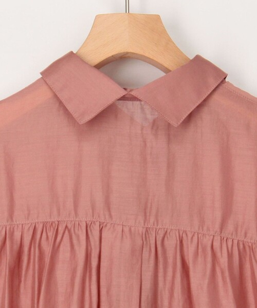 MICO COULIER（ミコクリエ）の「《新色追加》シアーサテンドルマンスリーブシャツ（シャツ/ブラウス・レディース・チャコールグレー/ベージュ/マスタード/ピンク/ブラウン・38）」の18枚目の写真