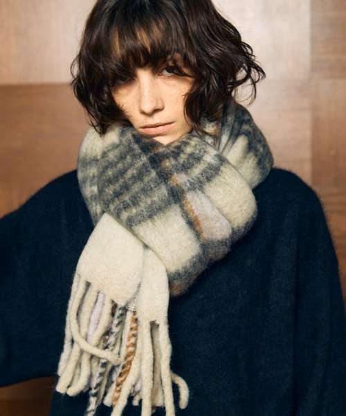 MAISON SPECIAL(メゾンスペシャル)の「《UNISEX》Wool Volume Scarf/ウールボリュームスカーフ【MAISON SPECIAL/メゾンスペシャル】(マフラー・メンズ・チャコールグレー/サックスブルー/グリーン/ブラウン/その他5/その他3/その他2/その他1/その他4/ブラック・FREE)」の6枚目の写真