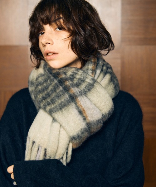 MAISON SPECIAL(メゾンスペシャル)の「《UNISEX》Wool Volume Scarf/ウールボリュームスカーフ【MAISON SPECIAL/メゾンスペシャル】(マフラー・メンズ・チャコールグレー/サックスブルー/グリーン/ブラウン/その他5/その他3/その他2/その他1/その他4/ブラック・FREE)」の14枚目の写真