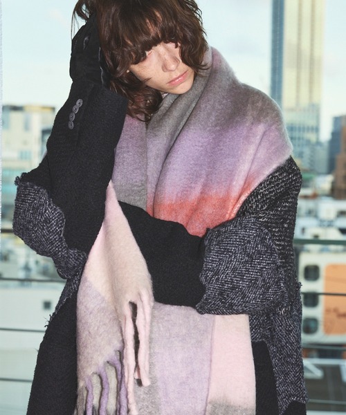 MAISON SPECIAL(メゾンスペシャル)の「《UNISEX》Wool Volume Scarf/ウールボリュームスカーフ【MAISON SPECIAL/メゾンスペシャル】(マフラー・メンズ・チャコールグレー/サックスブルー/グリーン/ブラウン/その他5/その他3/その他2/その他1/その他4/ブラック・FREE)」の18枚目の写真
