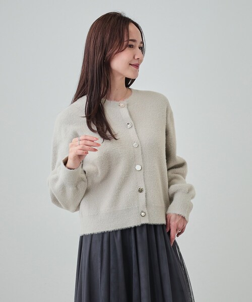 ボタン付きカーディガン グレー ベージュ セール】華やかさと心地よさを両立 ふわふわマルチボタンカーディガン