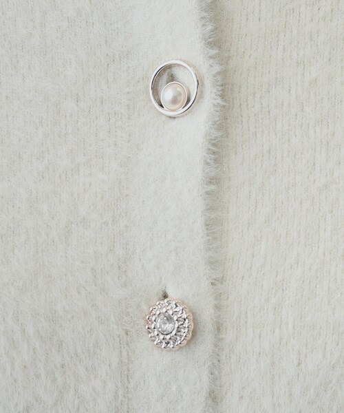 DRESKIP(ドレスキップ)の「◆華やかさと心地よさを両立 ふわふわマルチボタンカーディガン(カーディガン/ボレロ・レディース・オフホワイト/ナチュラル/ライトグリーン・03/02/01)」の16枚目の写真