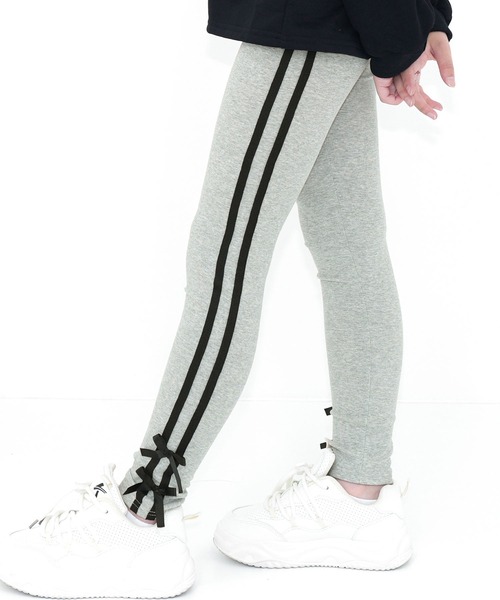 Bee des Bee（ビーデスビー）の「ラインリボンレギンス（レギンス/スパッツ・キッズ・ブラック/杢グレー/アイボリー・150cm/140cm/130cm/120cm/110cm/100cm）」の3枚目の写真