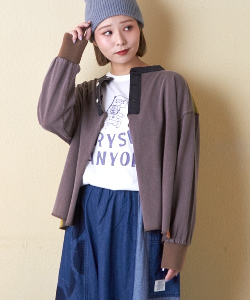 CUBE SUGAR（キューブシュガー）の「21/-OE天竺パウダー加工ヘンリーネックカーディガン（カーディガン/ボレロ・レディース・グレー系その他/グリーン/オレンジ・M）」の2枚目の写真