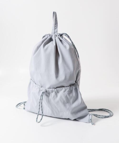 SMELLY(スメリー)の「ドロストポケットナップサック(バックパック/リュック・レディース・ブラック/グレー・-)」の7枚目の写真