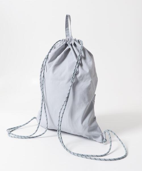 SMELLY(スメリー)の「ドロストポケットナップサック(バックパック/リュック・レディース・ブラック/グレー・-)」の8枚目の写真