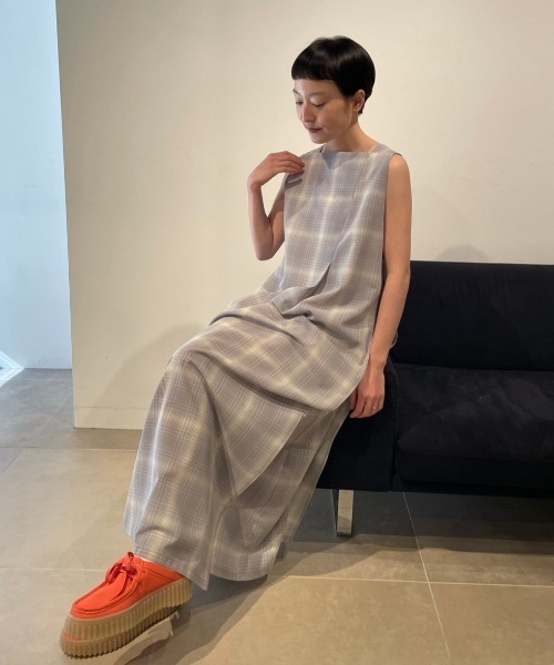 Clarks（クラークス）の「【emmi×Clarks】Torhill Mule（スニーカー・レディース・オレンジ・23cm/23.5cm/24cm/24.5cm）」の3枚目の写真