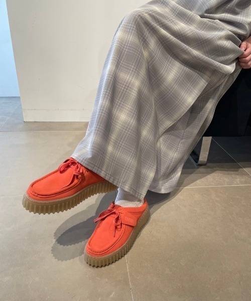 Clarks（クラークス）の「【emmi×Clarks】Torhill Mule（スニーカー・レディース・オレンジ・23cm/23.5cm/24cm/24.5cm）」の4枚目の写真