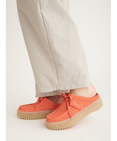 Clarks（クラークス）の「【emmi×Clarks】Torhill Mule（スニーカー・レディース・オレンジ・23cm/23.5cm/24cm/24.5cm）」の8枚目の写真