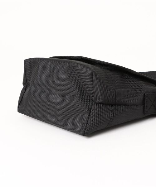 NEW ERA(ニューエラ)の「【NEW ERA/ニューエラ】SHOULDER BAG MINI(ショルダーバッグ・メンズ・ストーン/ブラック系その他/サンドベージュ/ブラック・FREE)」の8枚目の写真