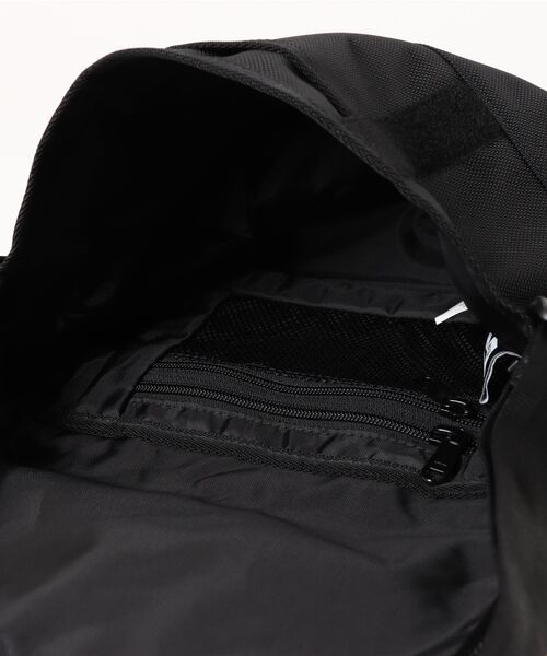 NEW ERA(ニューエラ)の「【NEW ERA/ニューエラ】SHOULDER BAG MINI(ショルダーバッグ・メンズ・ストーン/ブラック系その他/サンドベージュ/ブラック・FREE)」の7枚目の写真