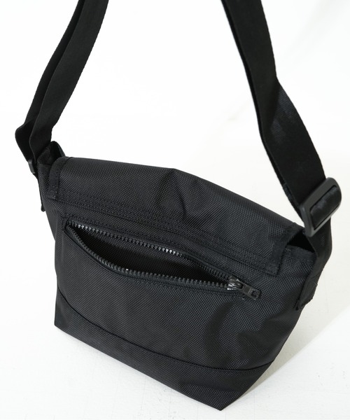 NEW ERA(ニューエラ)の「【NEW ERA/ニューエラ】SHOULDER BAG MINI(ショルダーバッグ・メンズ・ストーン/ブラック系その他/サンドベージュ/ブラック・FREE)」の15枚目の写真
