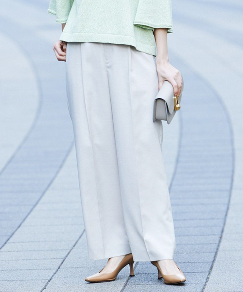 qualite（カリテ）の「シャークスキンストレートパンツ（スラックス・レディース・グレー/ピンクベージュ・38/36）」の2枚目の写真