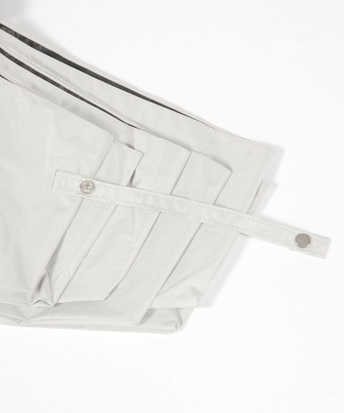 GLOBAL WORK（グローバルワーク）の「エアかる晴雨兼用折り畳み/308292（折りたたみ傘・レディース・ホワイト系その他/ベージュ/ベージュ系その他5/ホワイト系その他7/グレー・FREE）」の7枚目の写真