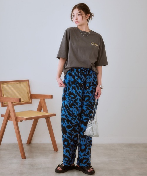 SMILE LAND(スマイルランド)の「<大きいサイズ> ゆるストレートプリントパンツ(ゆったりヒップ)(その他パンツ・レディース・ブルー系/ブラック系/ブラック系その他/ブラウン系・L/LL/3L/5L/4L)」の13枚目の写真