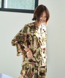 STYLE DELI（スタイルデリ）の「アート柄フリルポイントブラウス（シャツ/ブラウス）」