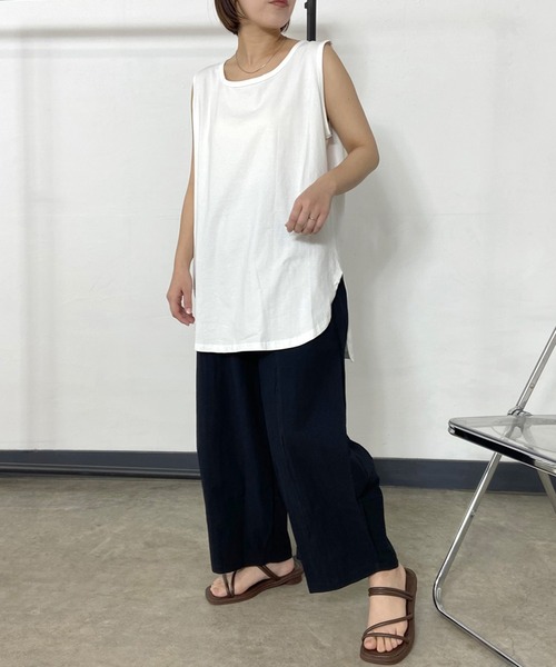 CRB(シーアールビー)の「裾ラウンドロングタンクトップ(タンクトップ・レディース・オフホワイト/ブラック・F)」の6枚目の写真