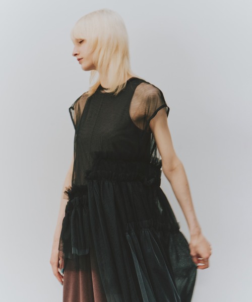 LA BELLE ETUDE(ラベルエチュード)の「フレンチスリーブレイヤードギャザーチュールデザイントップス(シャツ/ブラウス・レディース・ホワイト/レッド/ブラック/カーキ・FREE)」の9枚目の写真