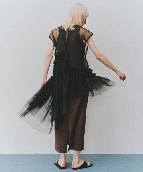 LA BELLE ETUDE(ラベルエチュード)の「フレンチスリーブレイヤードギャザーチュールデザイントップス(シャツ/ブラウス・レディース・ホワイト/レッド/ブラック/カーキ・FREE)」の6枚目の写真