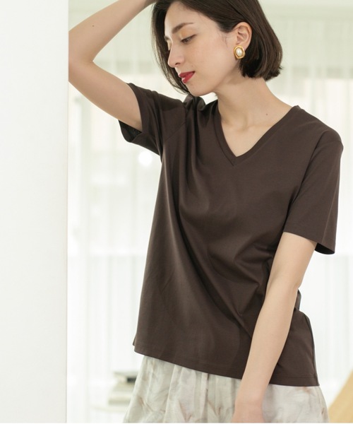 OPAQUE.CLIP（オペークドットクリップ）の「◆《5色展開／SS-LLサイズ》VネックベーシックTシャツ【接触冷感／洗濯機洗い可】（Tシャツ/カットソー・レディース・ホワイト/ライトイエロー系8/ブラック/ブラウン系その他/チャコールグレー・36/38/40/42/34）」の4枚目の写真