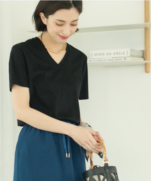 OPAQUE.CLIP（オペークドットクリップ）の「◆《5色展開／SS-LLサイズ》VネックベーシックTシャツ【接触冷感／洗濯機洗い可】（Tシャツ/カットソー・レディース・ホワイト/ライトイエロー系8/ブラック/ブラウン系その他/チャコールグレー・36/38/40/42/34）」の14枚目の写真