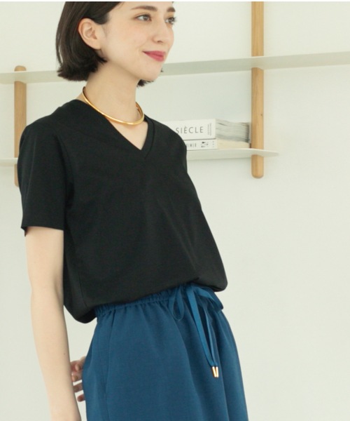 OPAQUE.CLIP（オペークドットクリップ）の「◆《5色展開／SS-LLサイズ》VネックベーシックTシャツ【接触冷感／洗濯機洗い可】（Tシャツ/カットソー・レディース・ホワイト/ライトイエロー系8/ブラック/ブラウン系その他/チャコールグレー・36/38/40/42/34）」の16枚目の写真