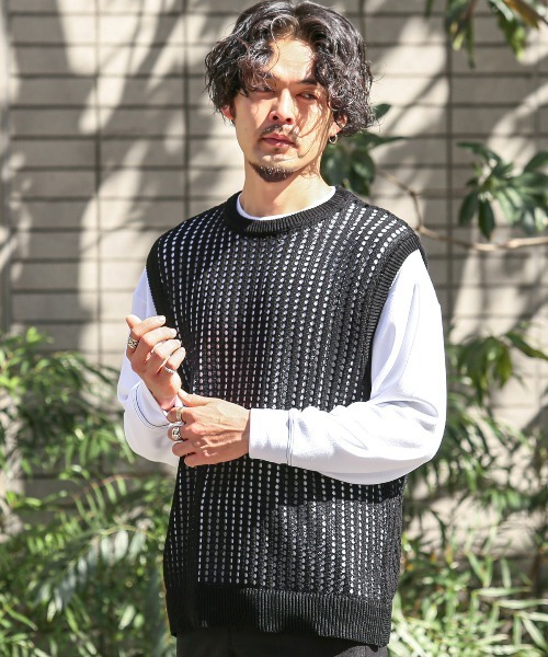 LUXSTYLE(ラグスタイル)の「メッシュ編みルーズサイズクルーネックベスト(ベスト・メンズ・グレー/ブラック・M/L)」の5枚目の写真