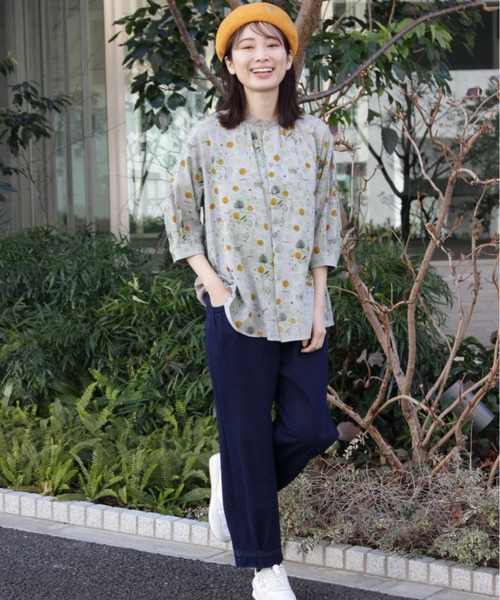 SUPER HAKKA（スーパーハッカ）の「ロゴワンポイント刺繍ライトインレイデニムタックパンツ（デニムパンツ・レディース・ネイビー/ブルー・S/M）」の5枚目の写真