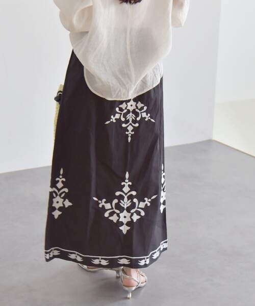 セール】quaranciel:〈洗濯機可能〉エンブロイダリー フレア ロング