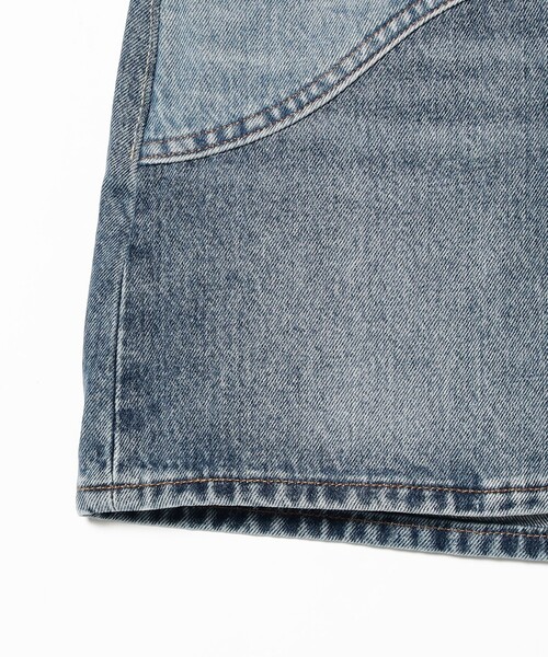 Ray BEAMS(レイビームス)の「LEVI'S(R) / Western Icon Skirt(デニムスカート・レディース・ライトブルー・24inch/25inch)」の5枚目の写真