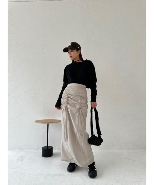 TRUNC（トランクエイティーエイト）の「Drawstring Gather Skirt（スカート・レディース・グレイッシュベージュ/ブラック・FREE）」の8枚目の写真