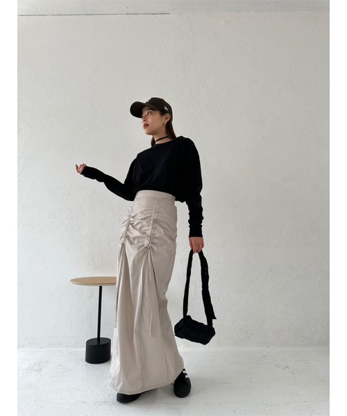 TRUNC（トランクエイティーエイト）の「Drawstring Gather Skirt（スカート・レディース・グレイッシュベージュ/ブラック・FREE）」の9枚目の写真