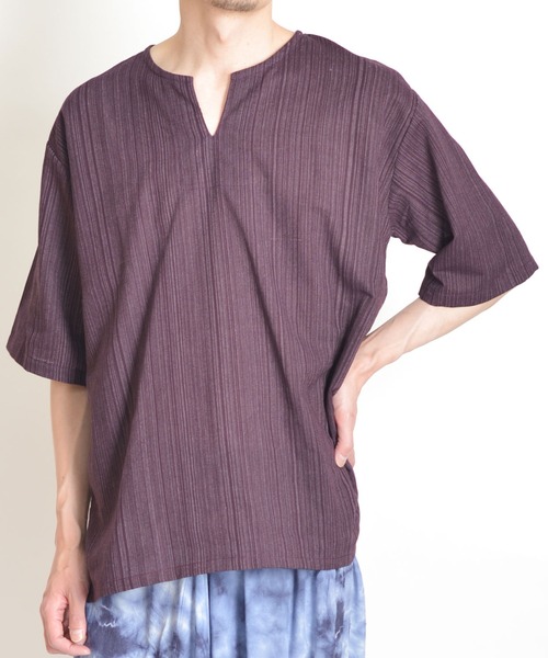 MARAI(マーライ)の「五分袖 半袖 キーネックTシャツ エスニックシャツ(Tシャツ/カットソー・レディース・オレンジ/カーキ/ネイビー/グレー/ブラウン/ブラック/パープル/ダークグリーン/ワイン/キャメル/ライトグリーン/クリーム・MEDIUM/LARGE)」の9枚目の写真