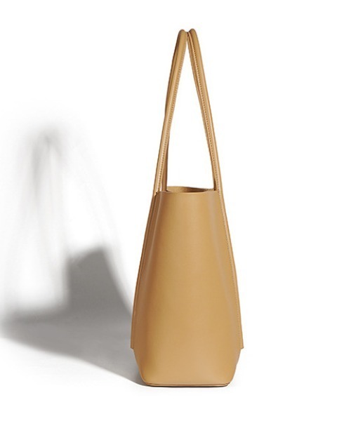 NiiNa(ニーナ)の「【 NiiNa / ニーナ 】高品質牛革 大容量 レザートートバッグ(トートバッグ・レディース・ベージュ/ブラウン/ブラック/ブラウン系その他・FREE)」の17枚目の写真