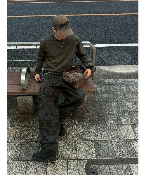 Chikashitsu＋】snap button camouflage pants