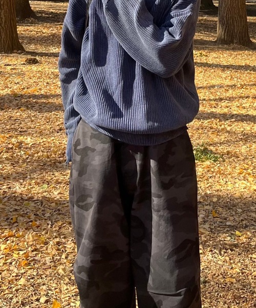 【Chikashitsu +】スナップボタンカモフラージュワイドデニムパンツ Chikashitsu＋】snap button camouflage pants
