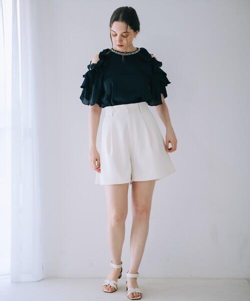 SELFIST(セルフィスト)の「ショルダーオープンビジュー付フリルブラウス 夏服 オフショル フリル フェミニン きれいめ(シャツ/ブラウス・レディース・ピンク/オフホワイト/ブラック/ブルー・フリー)」の17枚目の写真