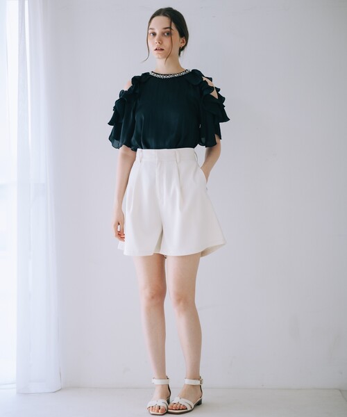 SELFIST(セルフィスト)の「ショルダーオープンビジュー付フリルブラウス 夏服 オフショル フリル フェミニン きれいめ(シャツ/ブラウス・レディース・ピンク/オフホワイト/ブラック/ブルー・フリー)」の18枚目の写真
