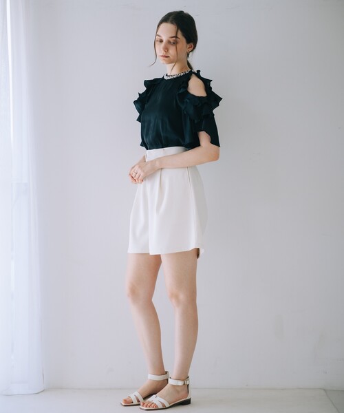 SELFIST(セルフィスト)の「ショルダーオープンビジュー付フリルブラウス 夏服 オフショル フリル フェミニン きれいめ(シャツ/ブラウス・レディース・ピンク/オフホワイト/ブラック/ブルー・フリー)」の19枚目の写真