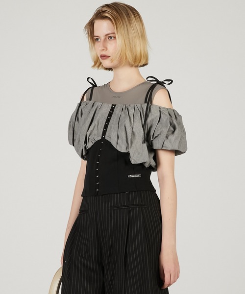 フォルムオフショルブラウス / Form Off Shoulder Blouse