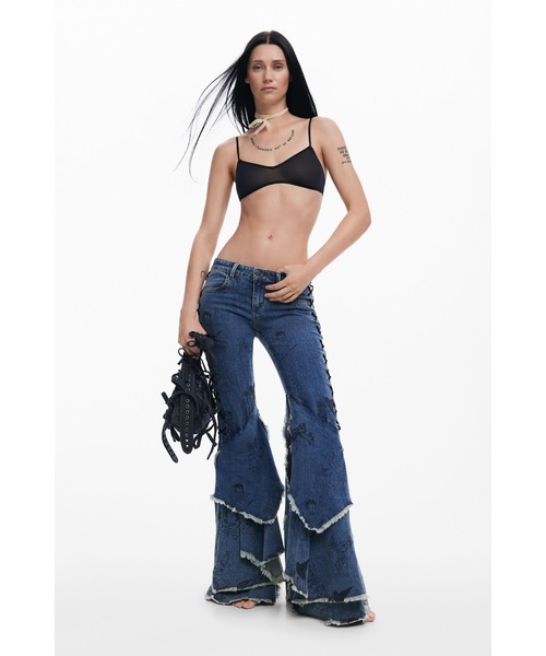 Desigual（デシグアル）の「【Desigual×Maria Escote】アニマル&デビルモチーフフリルヘムジーンズ（デニムパンツ・レディース・ブルー・XS/S/M/L/XL）」の5枚目の写真